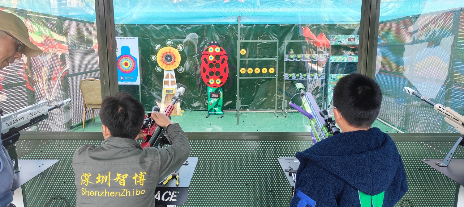 韶关沃尔玛广场 6*8场地 摆放6套设备